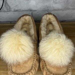 UGG Dakota PomPom Slipper